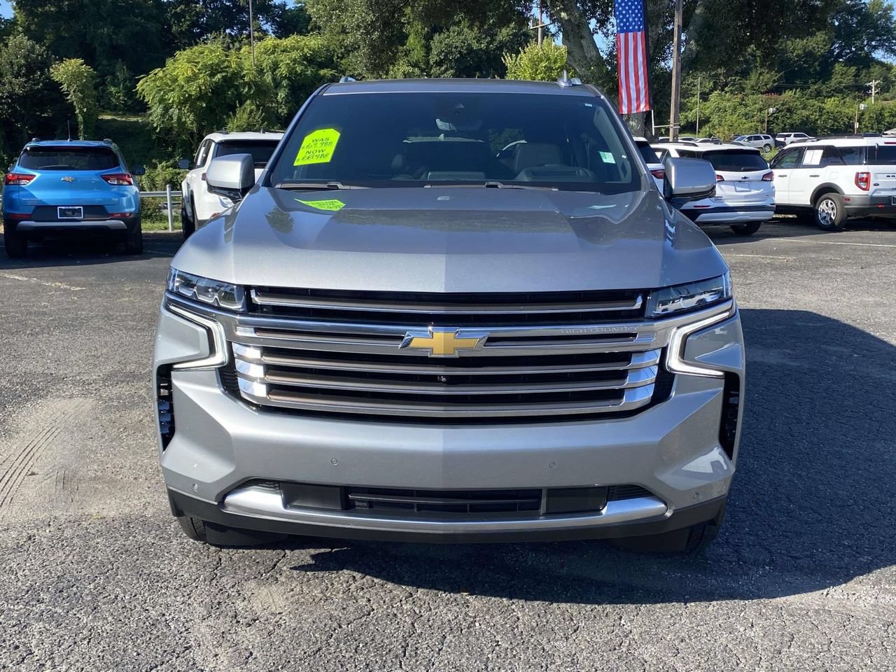 Used 2024 Chevrolet Tahoe High Country w/ Premium Package AWD/4WD image 2