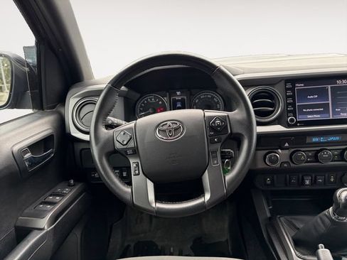 Used 2022 Toyota Tacoma TRD Sport w/ Technology Package AWD/4WD image 13