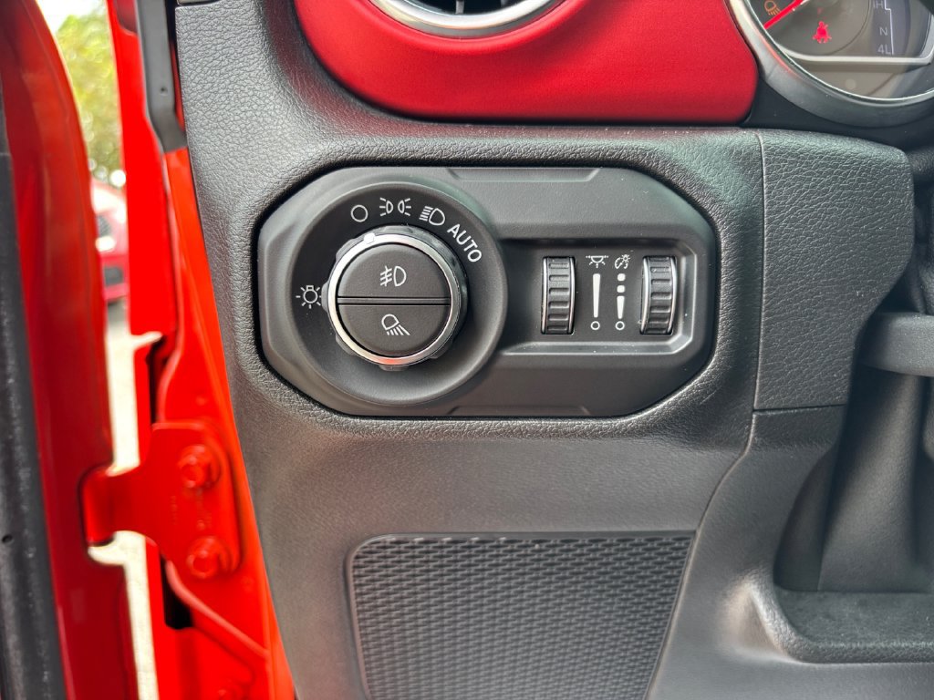 Used 2020 Jeep Gladiator Rubicon AWD/4WD image 31