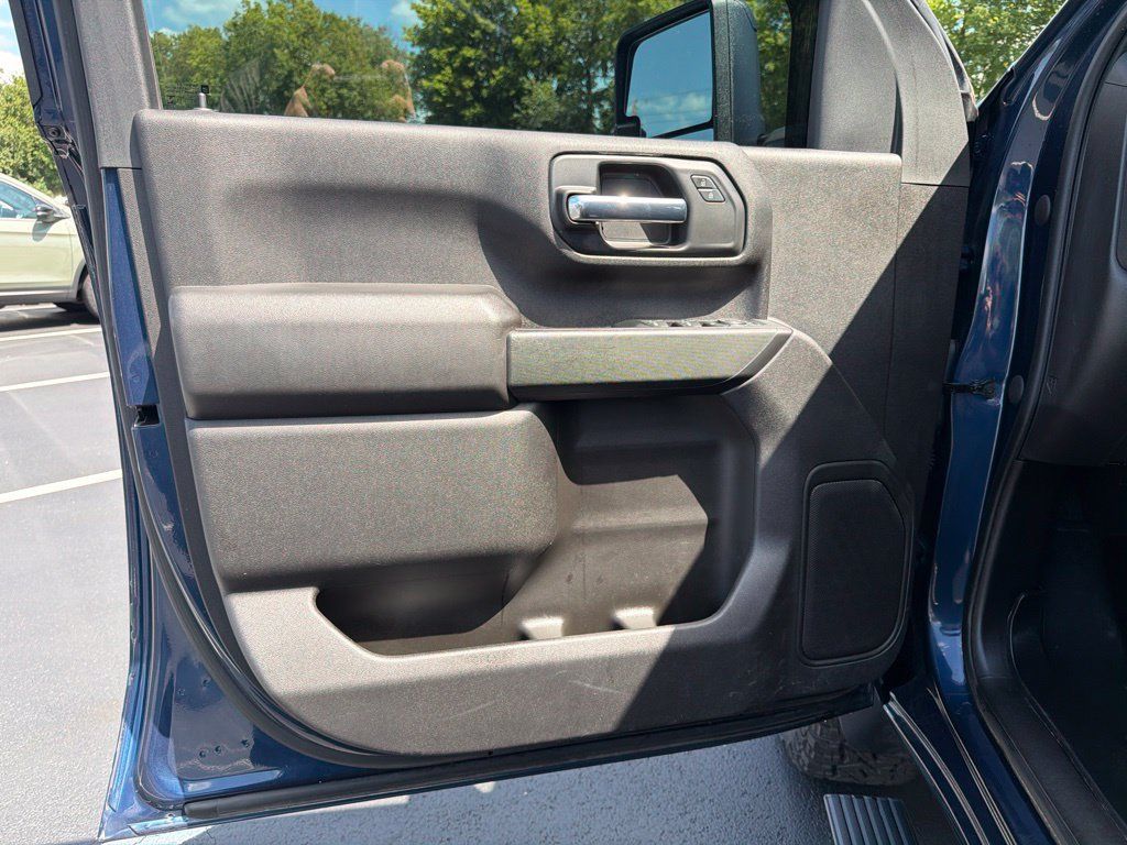 Used 2023 Chevrolet Silverado 2500 Custom w/ Custom Value Package AWD/4WD image 17