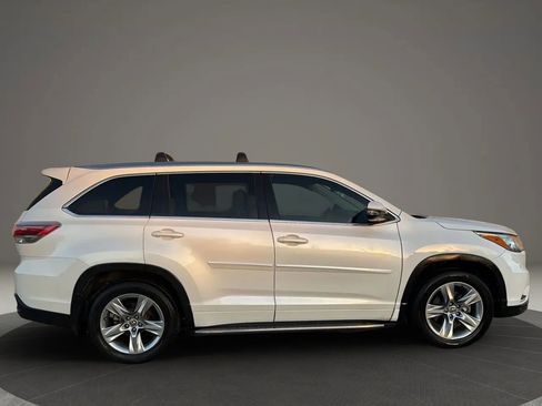 Used 2016 Toyota Highlander Limited Platinum image 4