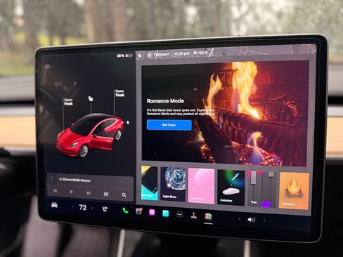 Used 2018 Tesla Model 3 Long Range RWD image 48