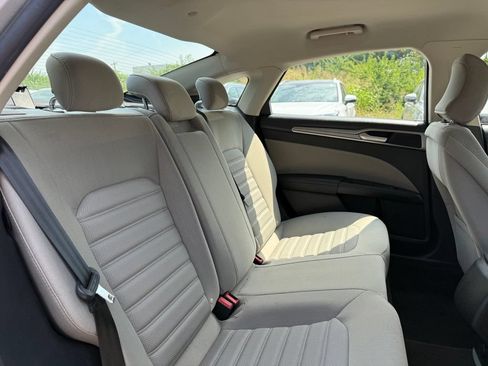 Used 2018 Ford Fusion S FWD image 19