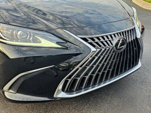 Used 2023 Lexus ES 350 w/ Premium Package FWD image 3