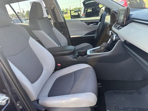 Used 2019 Toyota RAV4 XLE image 9