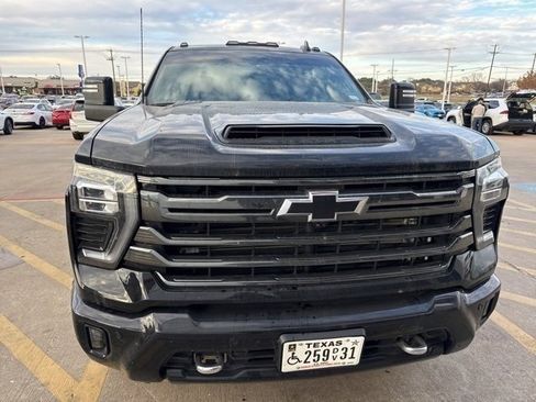 Used 2024 Chevrolet Silverado 3500 High Country image 2