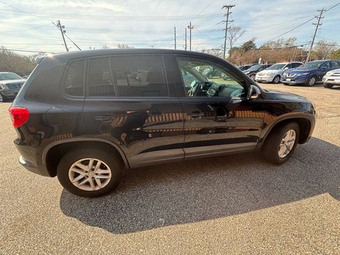 Used 2011 Volkswagen Tiguan S FWD image 9