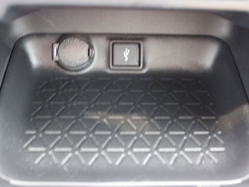 Used 2022 Toyota RAV4 XLE FWD image 19