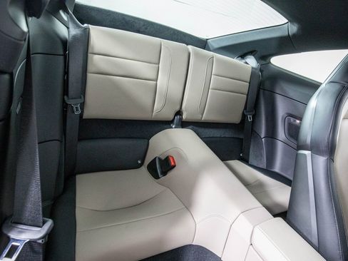 Used 2025 Porsche 911 Carrera image 11