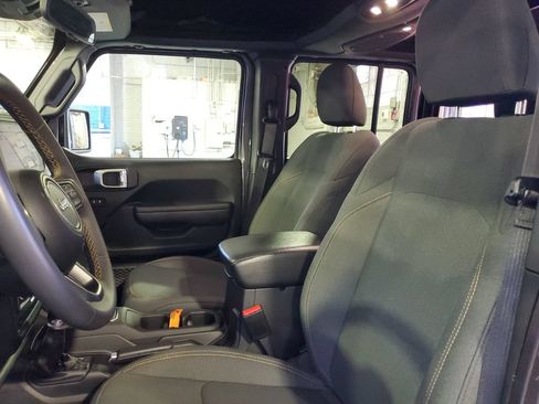 Used 2024 Jeep Wrangler Unlimited AWD/4WD image 17