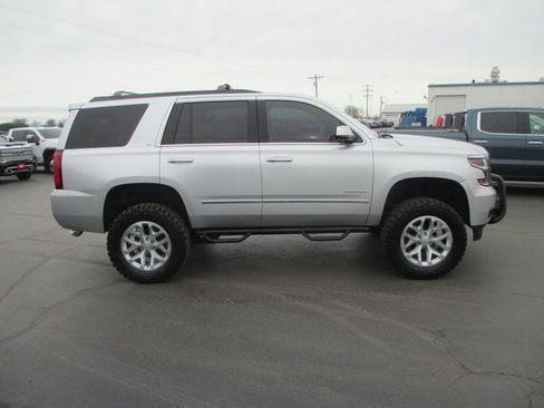 Used 2017 Chevrolet Tahoe LT w/ LT Signature Package image 2