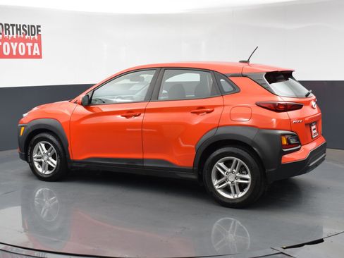 Used 2020 Hyundai Kona SE image 2