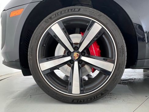 Certified 2023 Porsche Macan S image 27