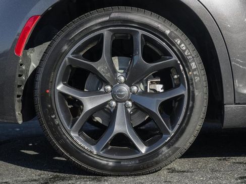 Used 2023 Chrysler 300 S image 19