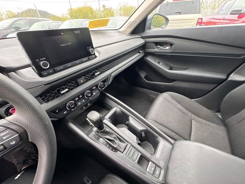 Used 2024 Honda Accord EX image 23