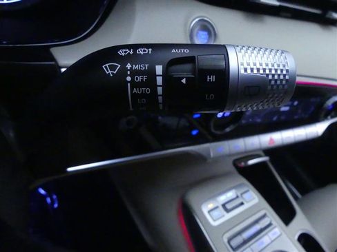 Used 2023 Genesis GV70 2.5T w/ Advanced Package image 25