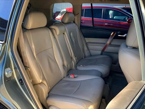 Used 2010 Toyota Highlander Limited image 18