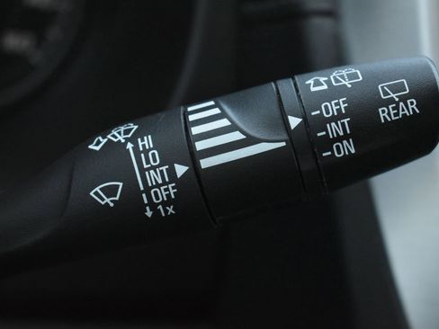 Used 2022 GMC Terrain SLE w/ Driver Convenience Package image 24