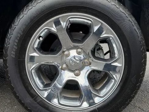 Used 2017 RAM 1500 Laramie w/ Convenience Group AWD/4WD image 15