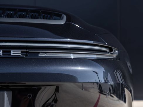 Used 2025 Porsche 911 Carrera RWD image 16