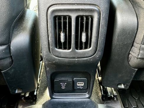 Used 2019 Jeep Compass Latitude AWD/4WD image 19