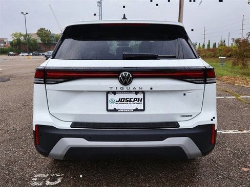 New 2025 Volkswagen Tiguan S AWD/4WD image 4