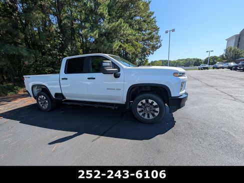 Used 2023 Chevrolet Silverado 2500 Custom w/ Custom Convenience Package AWD/4WD image 5