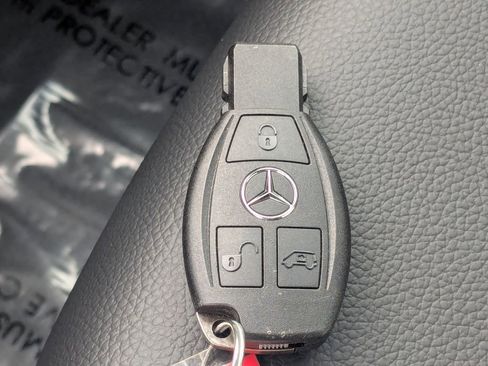 Used 2023 Mercedes-Benz Metris Passenger image 14