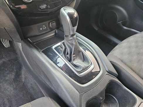 Used 2019 Nissan Rogue Sport SV image 16