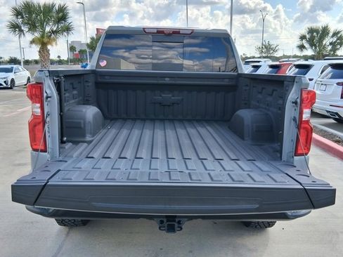 Used 2025 Chevrolet Silverado 1500 ZR2 w/ Technology Package image 6