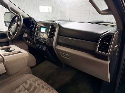 Used 2017 Ford F250 XLT w/ Snow Plow Prep Package image 10