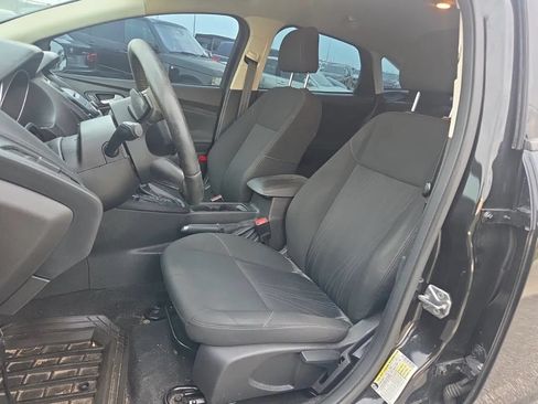 Used 2015 Ford Focus SE w/ SE Sport Package FWD image 7