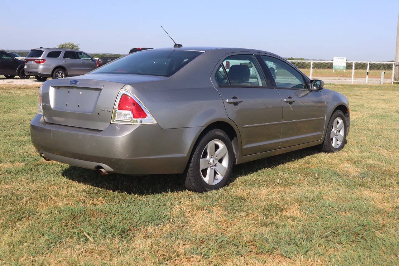 Used 2008 Ford Fusion SE FWD image 2