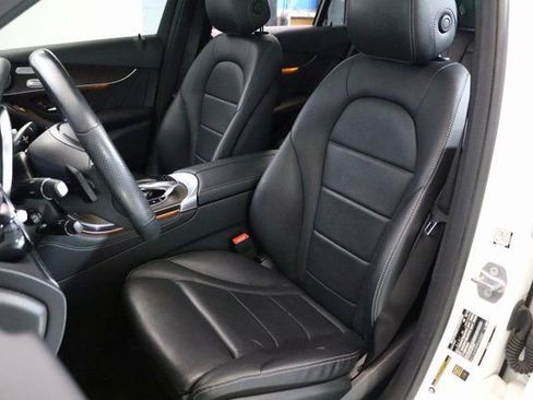 Used 2019 Mercedes-Benz GLC 300 4MATIC image 13