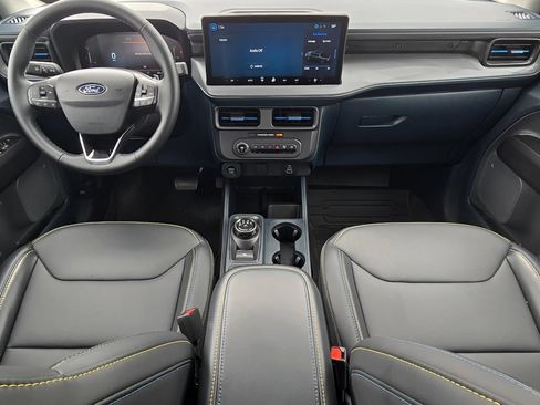 Used 2025 Ford Maverick Lobo AWD/4WD image 13