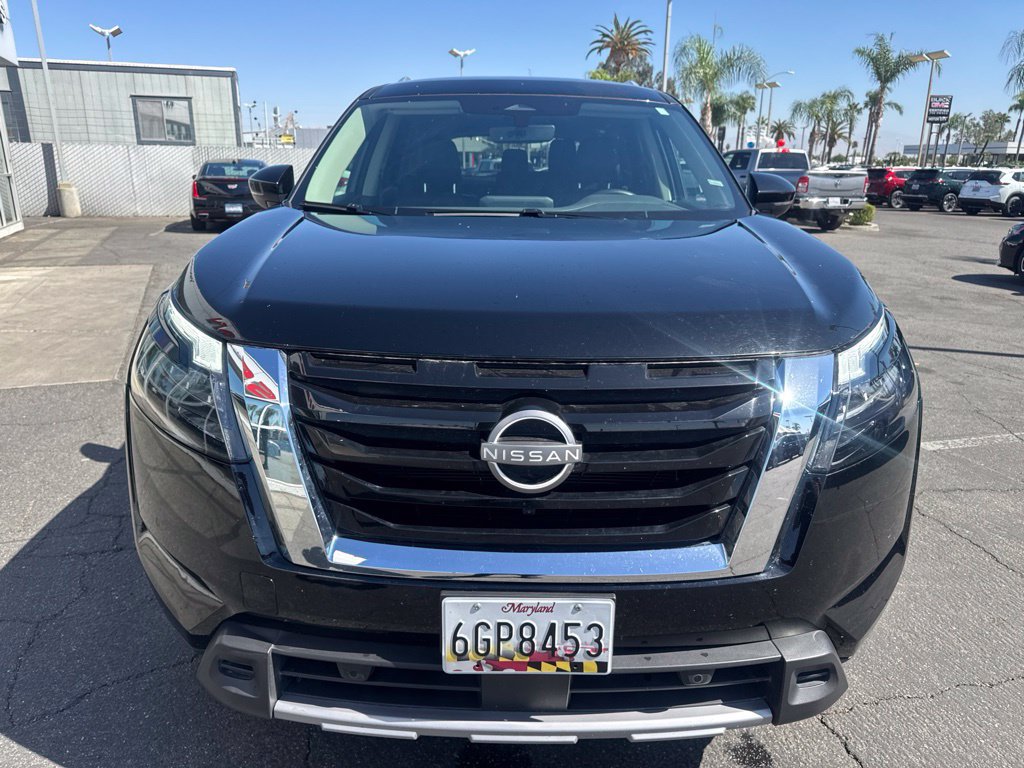 Used 2025 Nissan Pathfinder SL AWD/4WD image 6
