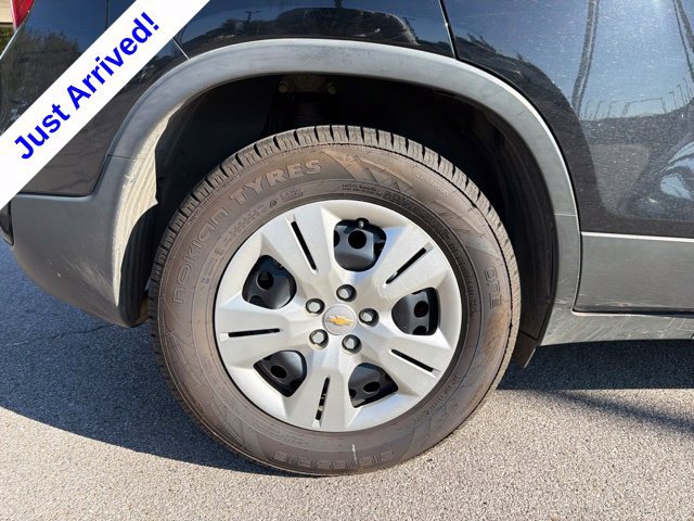 Used 2017 Chevrolet Trax LS FWD image 17