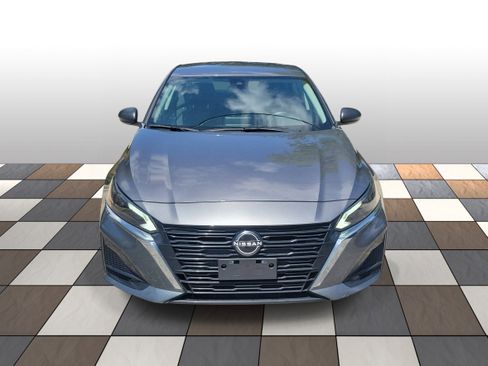 Used 2024 Nissan Altima 2.5 SV FWD image 2