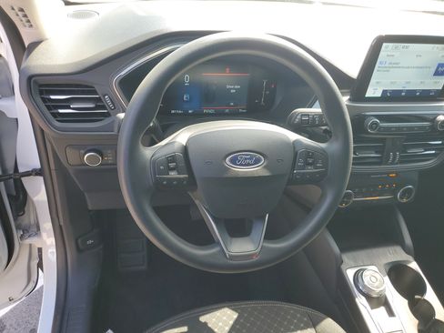 Used 2025 Ford Escape Active AWD/4WD image 15