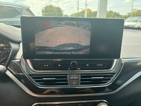 Used 2023 Nissan Altima 2.5 SR w/ SR Premium Package FWD image 16