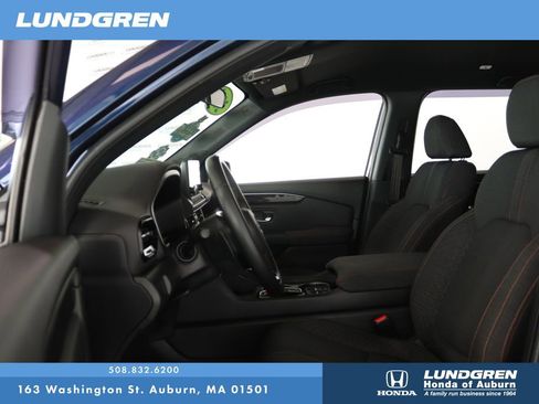 Used 2023 Honda Pilot Sport image 10