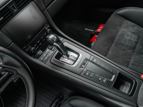 Used 2018 Porsche 911 GT3 RWD image 28