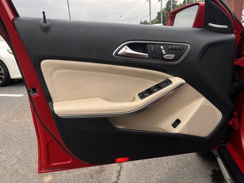Used 2019 Mercedes-Benz GLA 250 4MATIC image 10