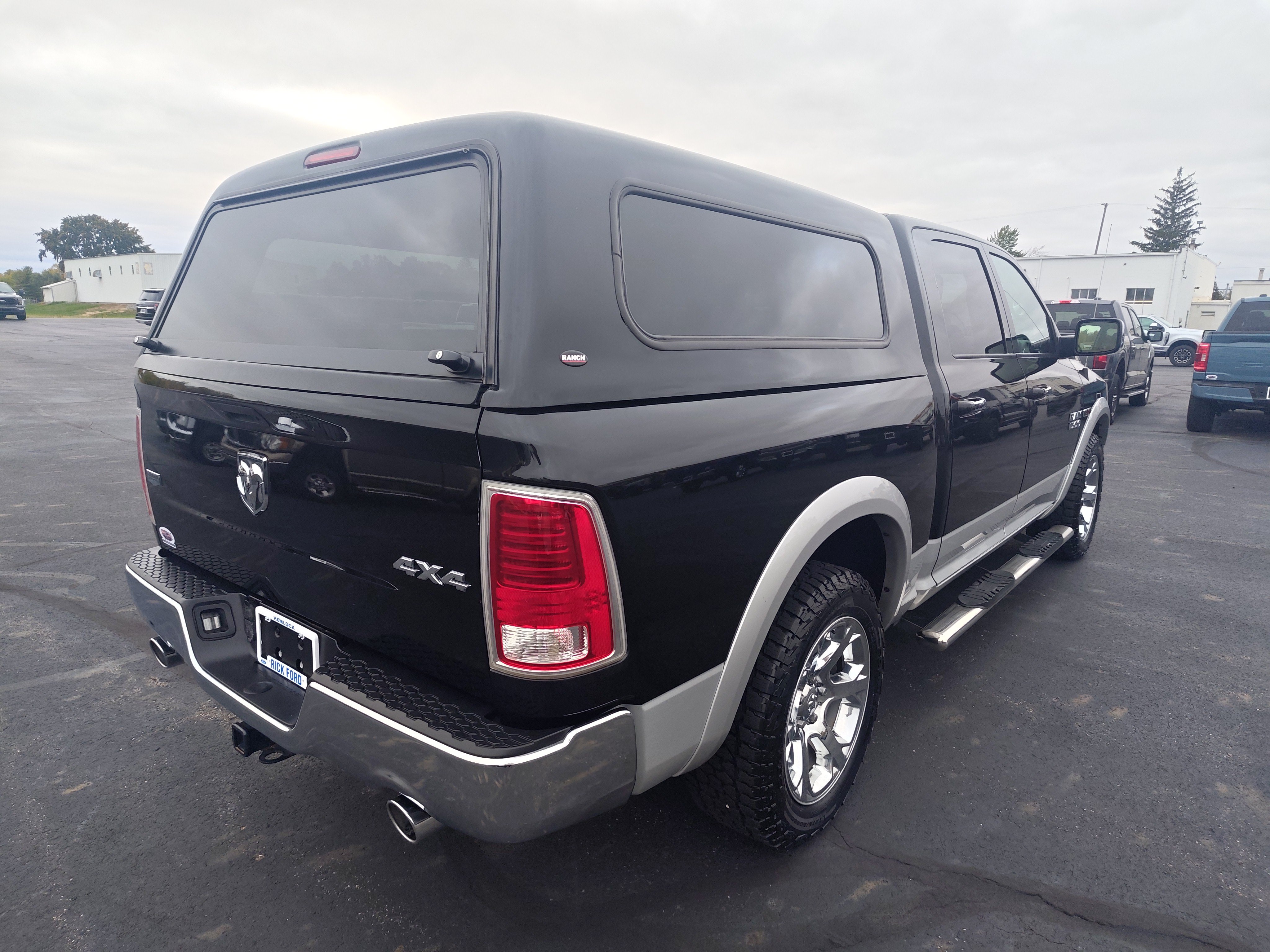 Used 2016 RAM 1500 Laramie w/ Convenience Group AWD/4WD image 4