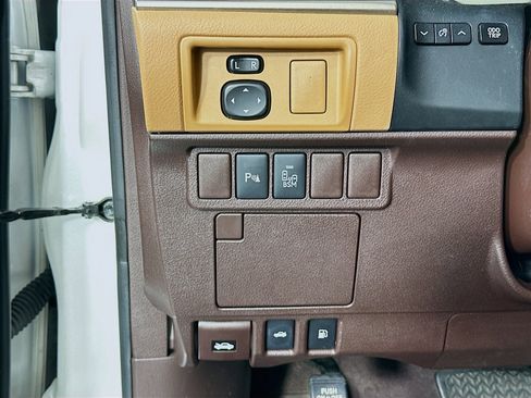 Used 2016 Lexus ES 300h Hybrid w/ Navigation System Package image 10