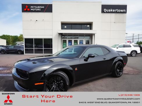 Used 2023 Dodge Challenger R/T Scat Pack RWD image 1