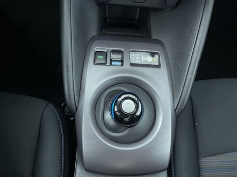 Certified 2025 Nissan Leaf S FWD image 20