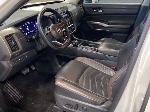 Certified 2024 Nissan Pathfinder Platinum w/ Cargo Package image 6