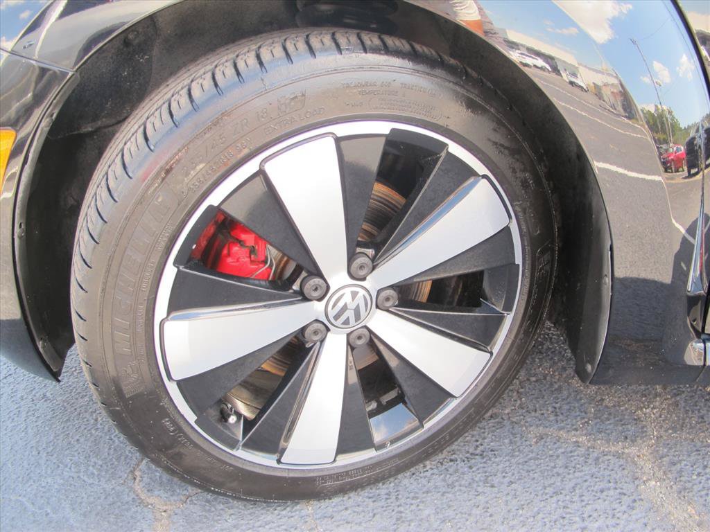Used 2013 Volkswagen Beetle 2.0T FWD image 14