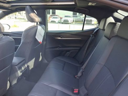 Used 2025 Toyota Camry XSE FWD image 6